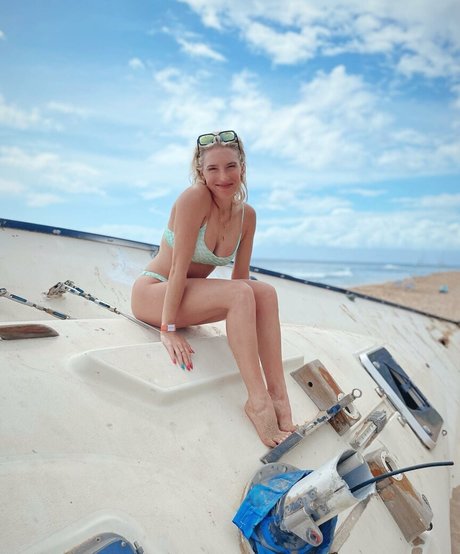 フラットオンリーファン ホット 写真