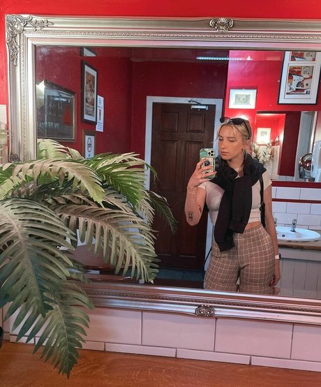 Courtney Miller ポルノスター パーフェクト ギャラリー