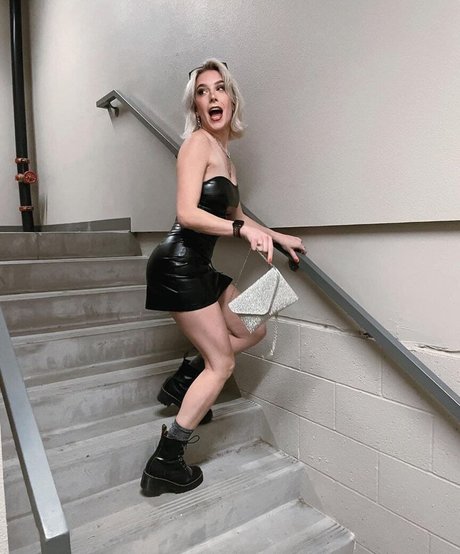 Courtney Miller HDモデル 写真