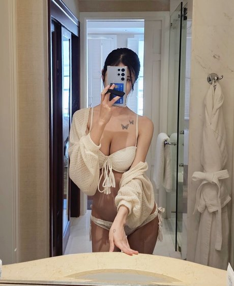 Biya セクシーなスター 写真