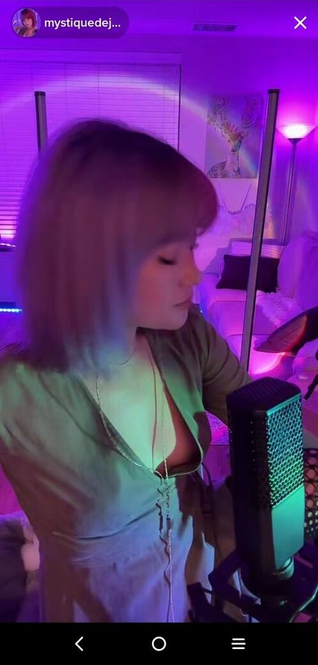 Mystiquede セクシーなスター 写真