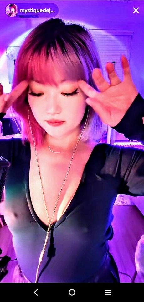 Mystiquede エロティックなモデル 写真