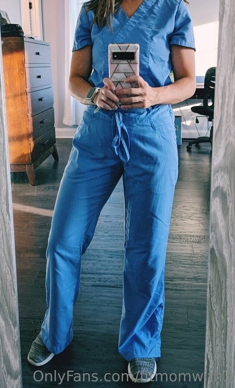 fitmomwith3 エロティックモデル 写真