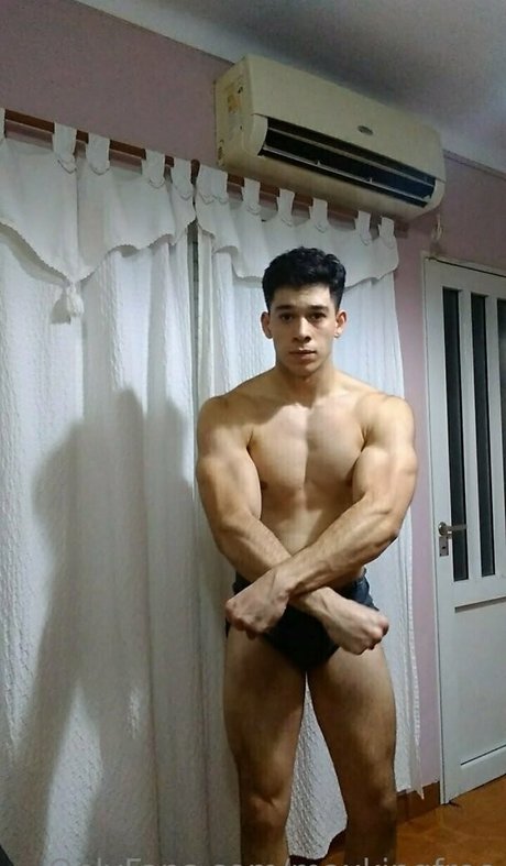 maxkingfree 完璧なモデル 写真