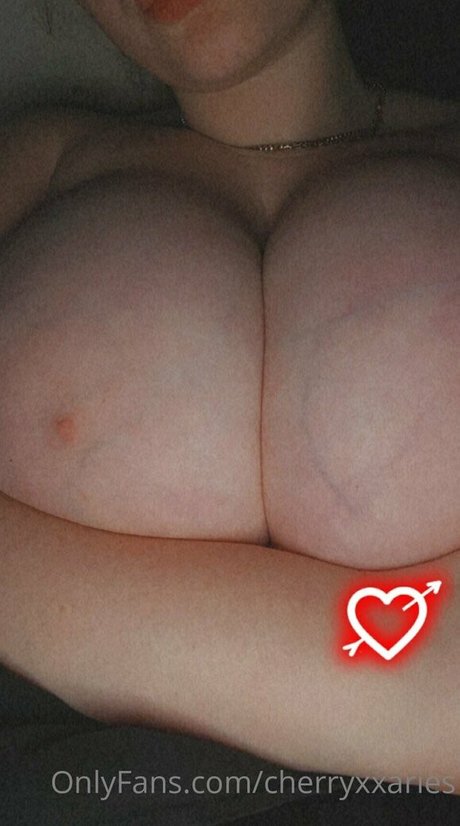 キティ・ウェット・オンリーファンズ xxx ギャラリー