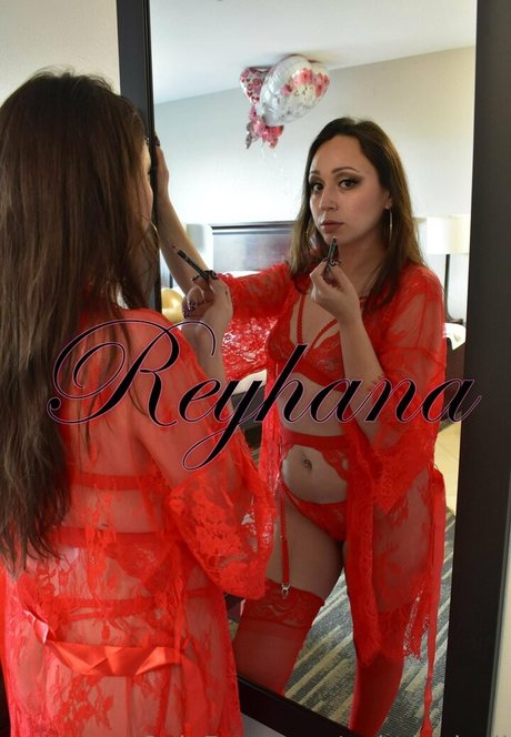 ぽっちゃりブロンドのオンリーファンズ ホットセクシー 画像