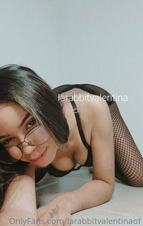 larabbitvalentinaof ホットスター 写真