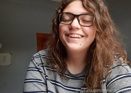 大きなプッシー唇オンリーファンズ ホット裸 画像