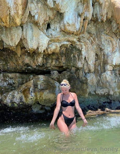 フラットオンリーファン セクシーヌード 写真