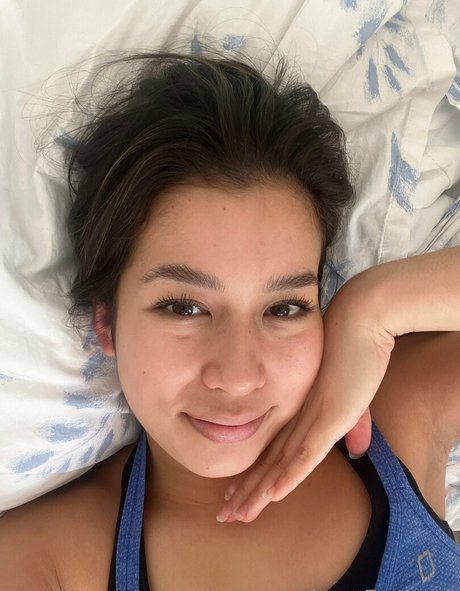 xena ezra ヌードスター ギャラリー