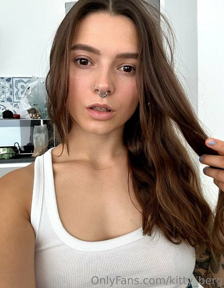 ブラジルの巨乳オンリーファンズ セクシーヌード 写真