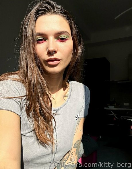 足の動画 オンリーファンズ アートポルノ 写真