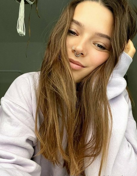 キティ・ウェット・オンリーファンズ ホットヌード 写真