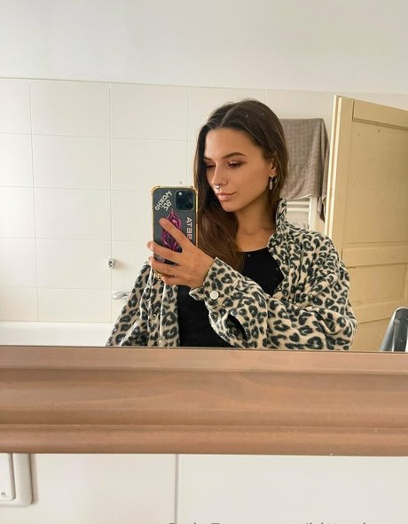 アウトドア 熟女 オンリーファンズ ホットxxx 画像