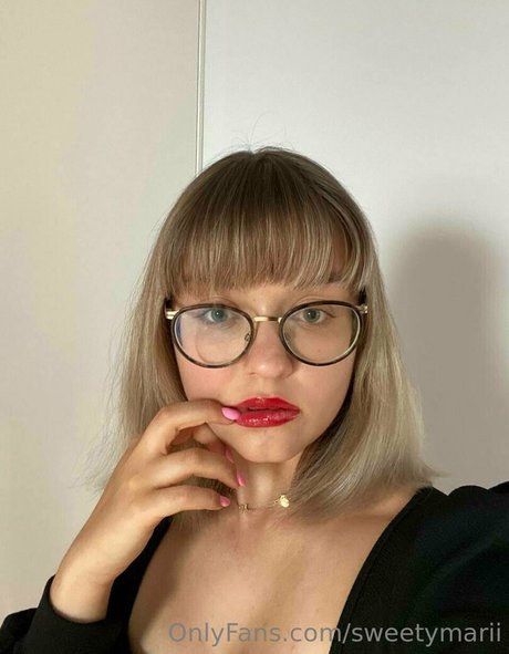 mariaholovko ポルノモデル 写真