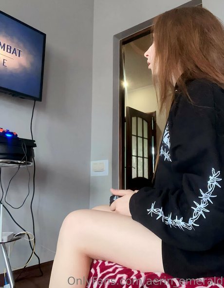 aerin emerald 独占スター 画像