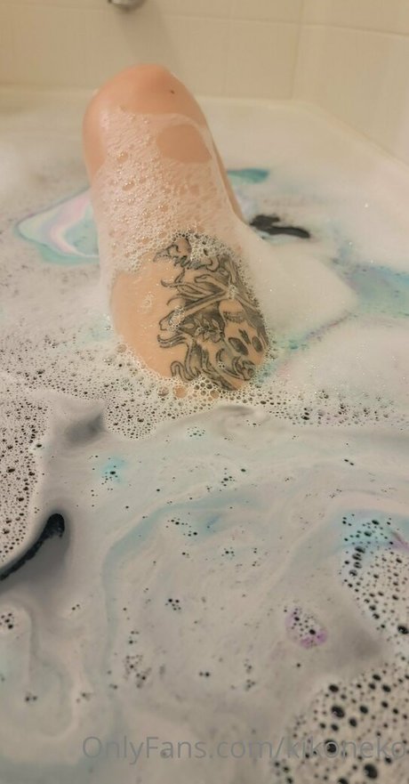 足 熟女 オンリーファンズ アートポルノ 写真