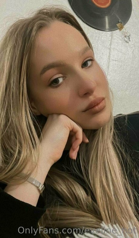 アマチュアブロンドオンリーファンズ セクシー裸 写真