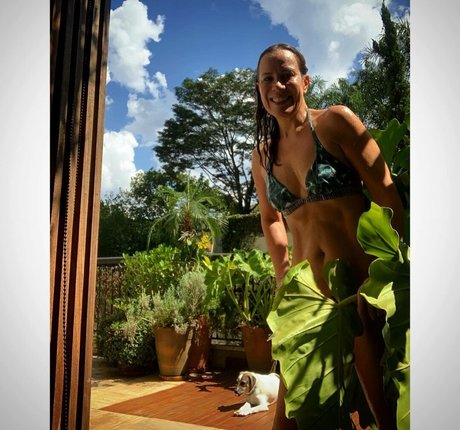 Regina Volpato エロティックなスター 画像