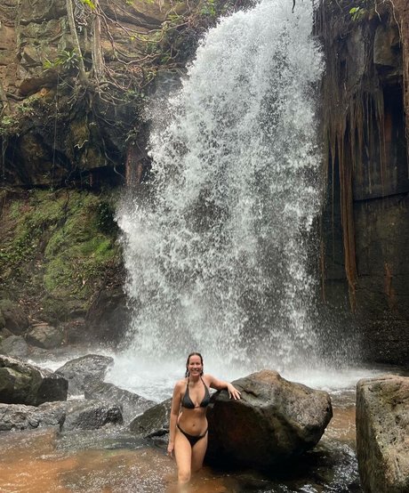 Regina Volpato 素敵なポルノスター 写真