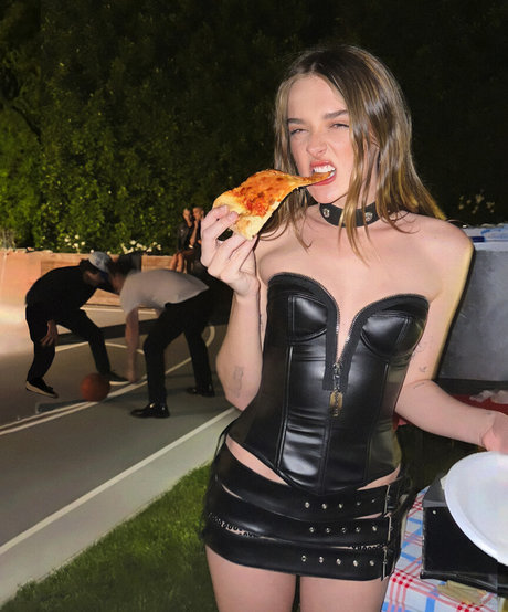 赤毛の痩せたオンリーファンズ エロ 写真