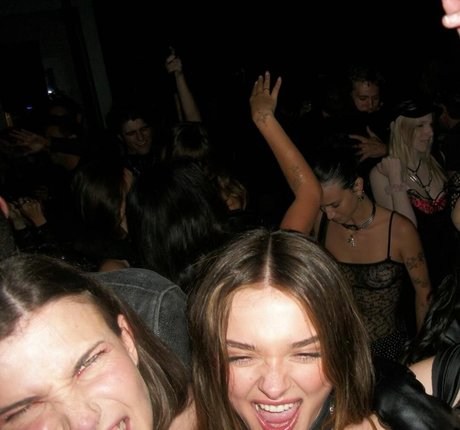 濃厚なヌードオンリーファンズ エロチック ギャラリー