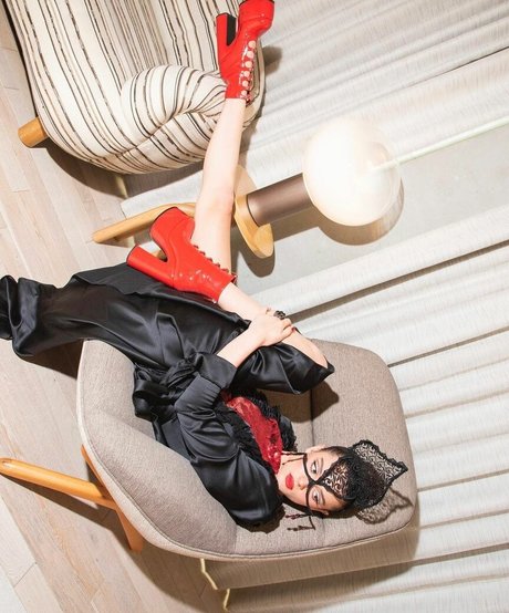 Charlotte Lawrence トップモデル 写真