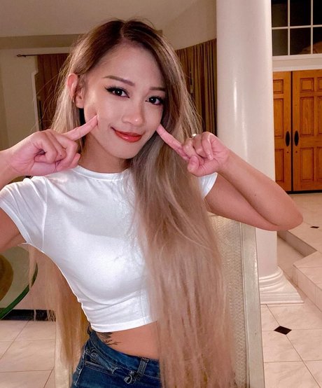 巨大ディルドオンリーファンズ ポルノ 写真