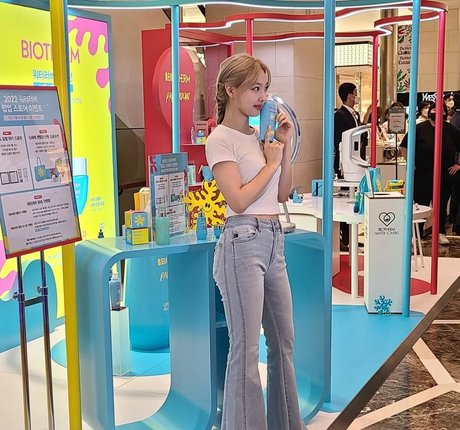 Twice Kpop 裸モデル 写真