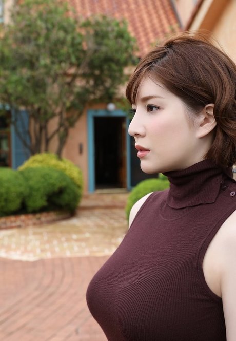 Shiose 裸のポルノスター 写真