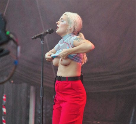 老母オンリーファン トップ 画像