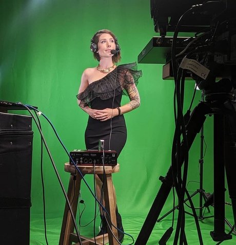 Soe Gschwind ホットなポルノスター 画像