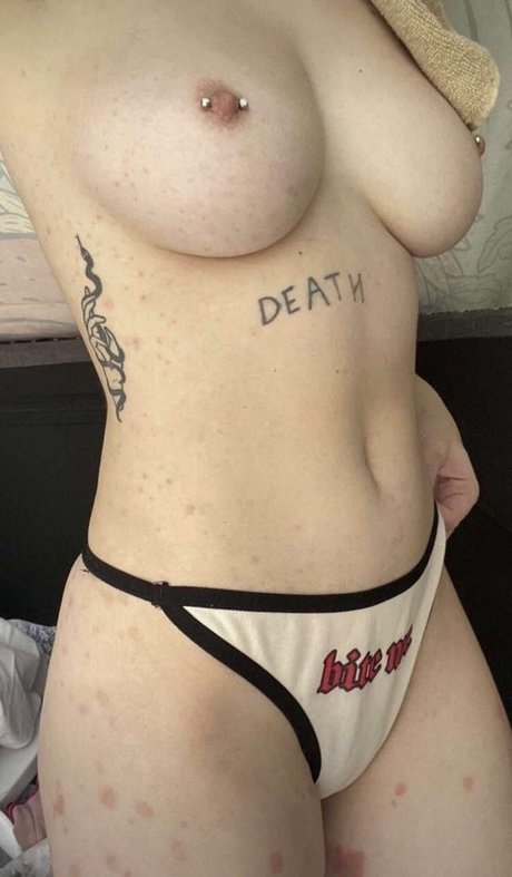 Radianttoilet ポルノスター エロティック 写真