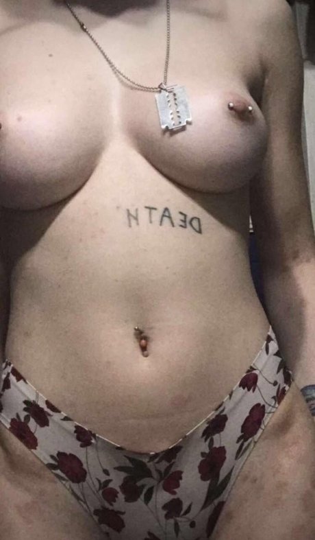 Radianttoilet 高品質のポルノスター 画像