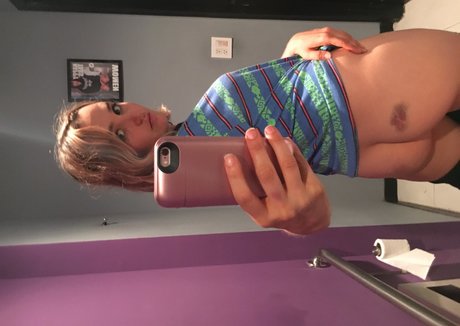 ニューハーフオンリーファン ポルノグラフィック 画像