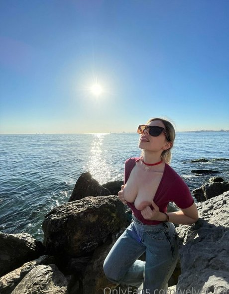 18歳のティーン限定ファン 無料xxx 写真