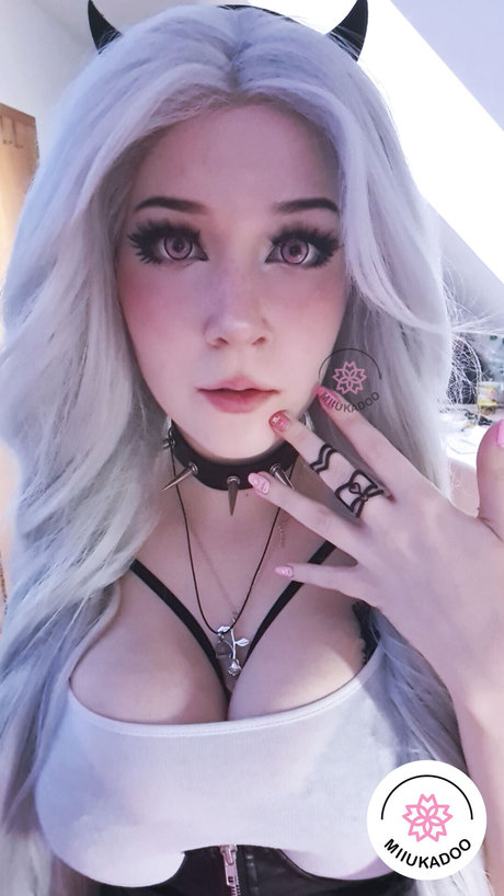 巨乳タトゥーオンリーファンズ ポルノ 写真