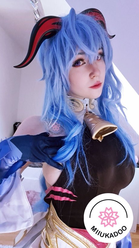 お尻を広げるオンリーファンズ 無料エロ アーカイブ