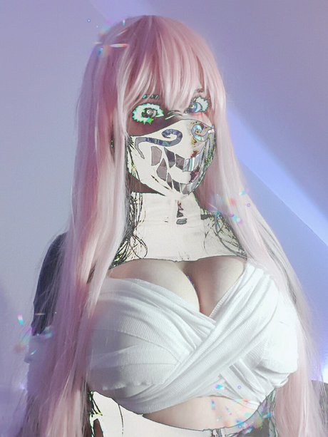 ぽっちゃりブルネットオンリーファンズ セクシー裸 画像