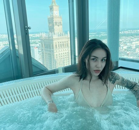 asmrマッサージオンリーファンズ エロチック 画像