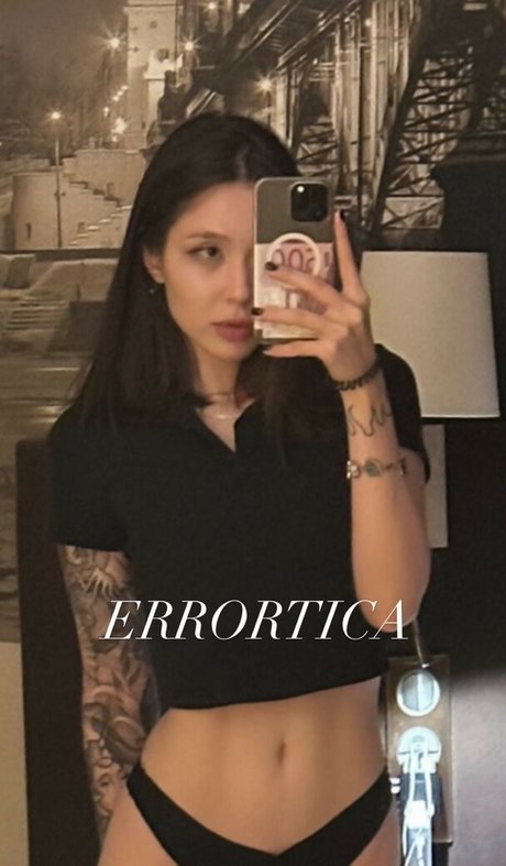 アウトドア 熟女 オンリーファンズ ホットヌード 写真