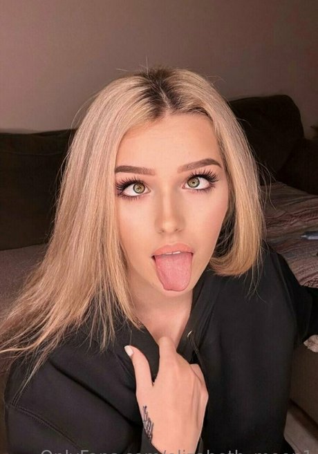 小柄な足オンリーファンズ アダルト 写真