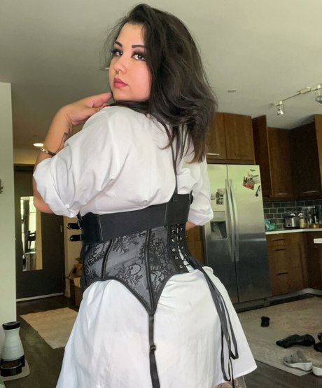 尖ったおっぱいオンリーファンズ 無料xxx 画像