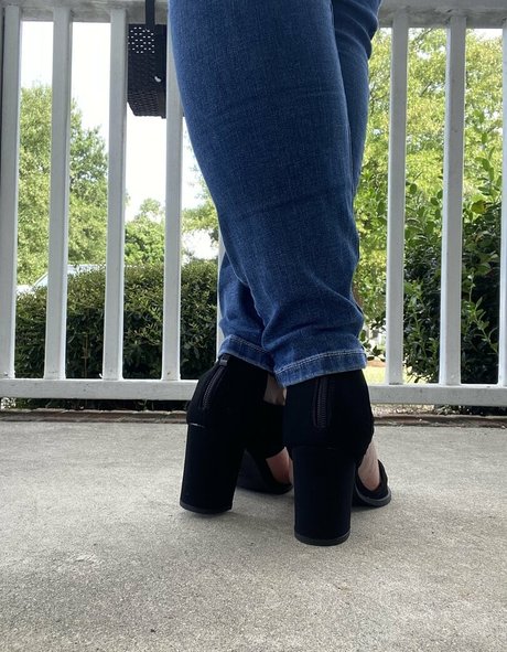 スキニーモデルオンリーファンズ 無料ヌード アーカイブ