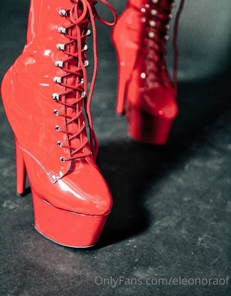 小柄な足オンリーファンズ アートxxx 画像