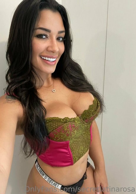 secretlatinarosa ポルノスター 写真