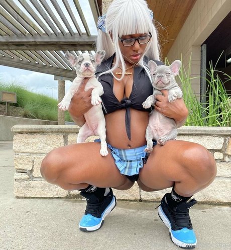 daleeshaa 可愛い女優 写真