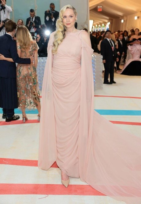 Gwendoline Christie ポルノスター ホット 写真