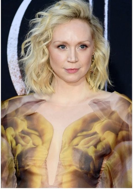 Gwendoline Christie セクシーモデル 写真