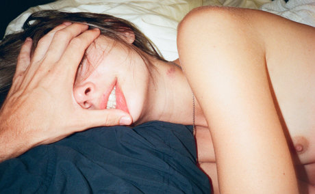 乳首オーガズム オンリーファンズ セクシーヌード 写真